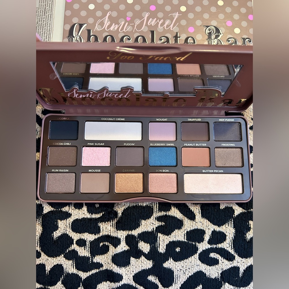 NIB Semi sweet chocolate eyeshadow pallete - Picture 2 of 6